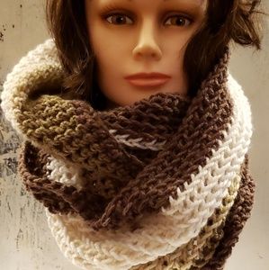 Crochet infinity scarf
